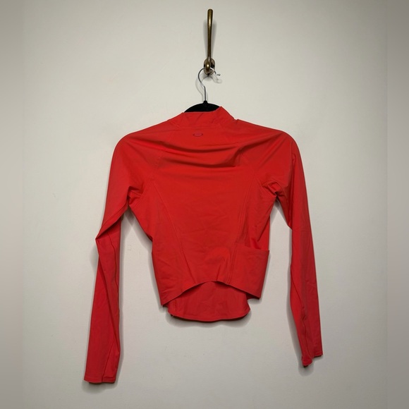 Vuori Crush Long Sleeve Crop Rashguard - Picture 6 of 7